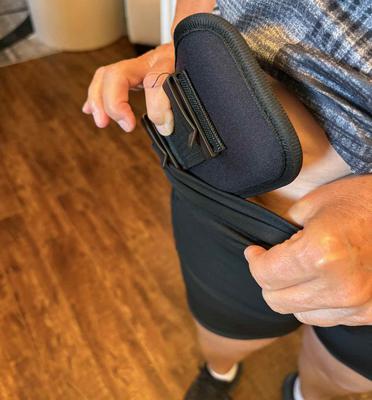 Clips to my waistband easily!